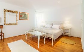 Felix Apartment